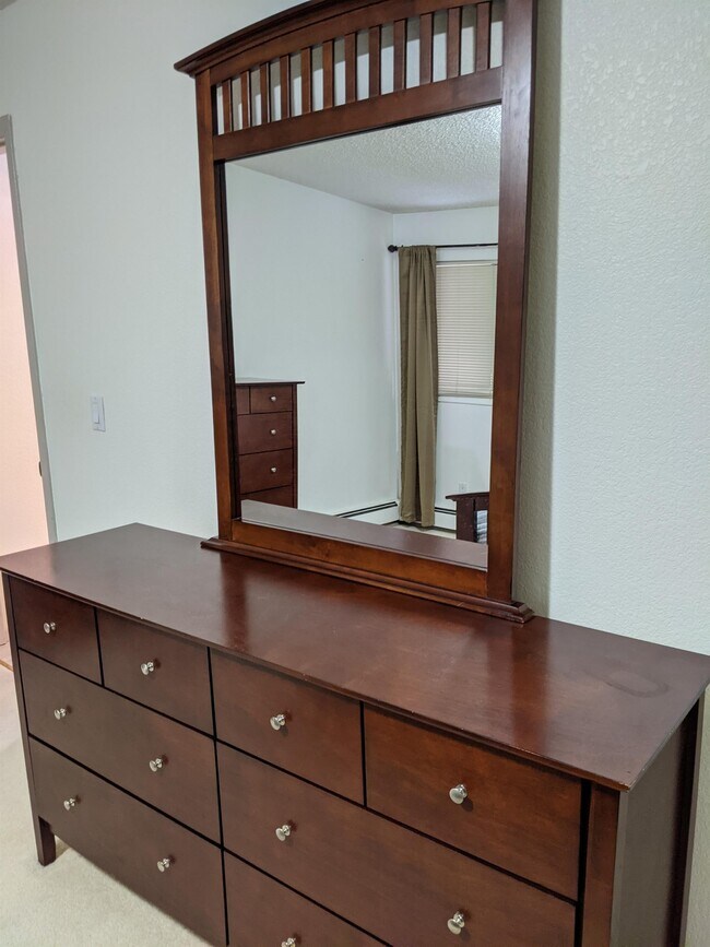 Foto del edificio - 4840 Mills Dr