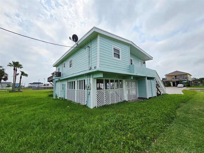 Building Photo - 16611 Jolly Roger Rd