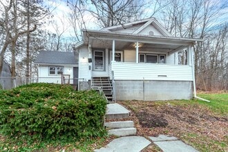 Building Photo - 679 Euclid Ave