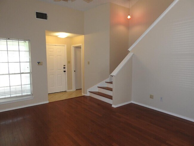Building Photo - 713 Patchway Ln