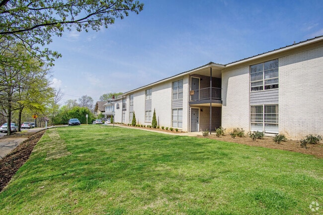 Building Photo - Silver Oak