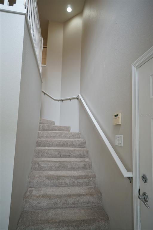 Building Photo - 2120 Carriage Ln