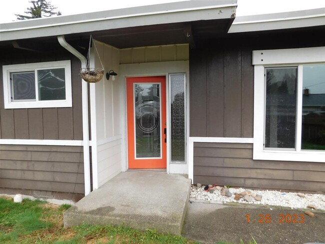 Building Photo - 5 Bedroom Updated House in Sedro Woolley!