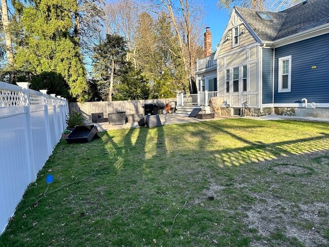 Foto del edificio - 14 Fairview Rd