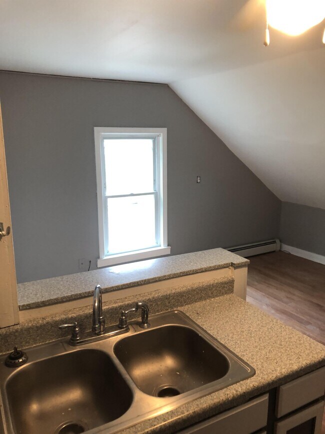 7 Lynn St Unit 5, Norway, ME 04268 Room for Rent in Norway, ME