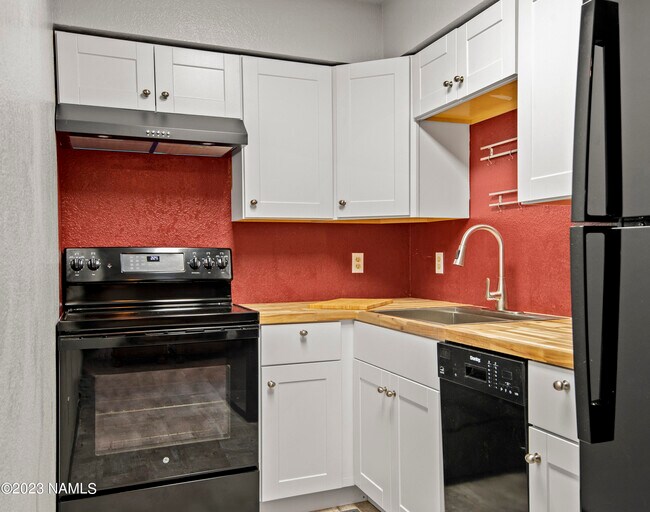 Foto del edificio - 5701 N Villa Cir