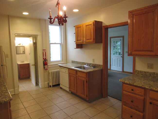 Building Photo - 480 Quigley Ave