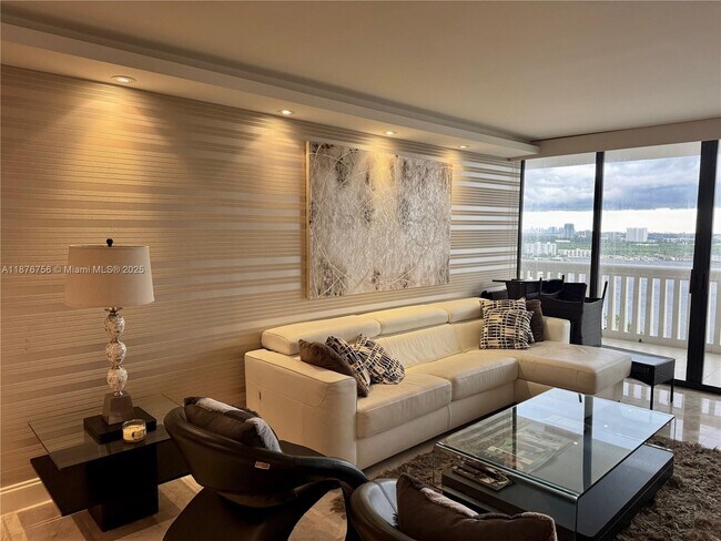 Foto del edificio - 1000 E Island Blvd