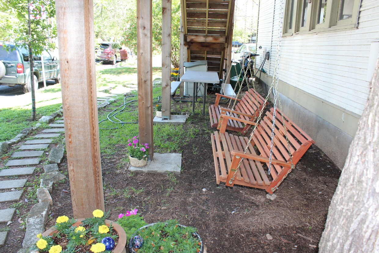 downstairs - 1822 W 35th St