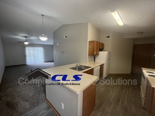 Foto del edificio - 558 College Ave