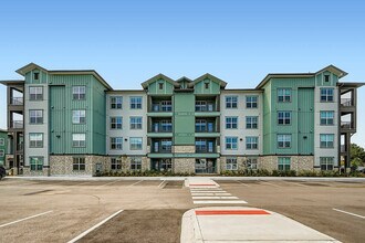 Building Photo - The Lennox at Copperleaf