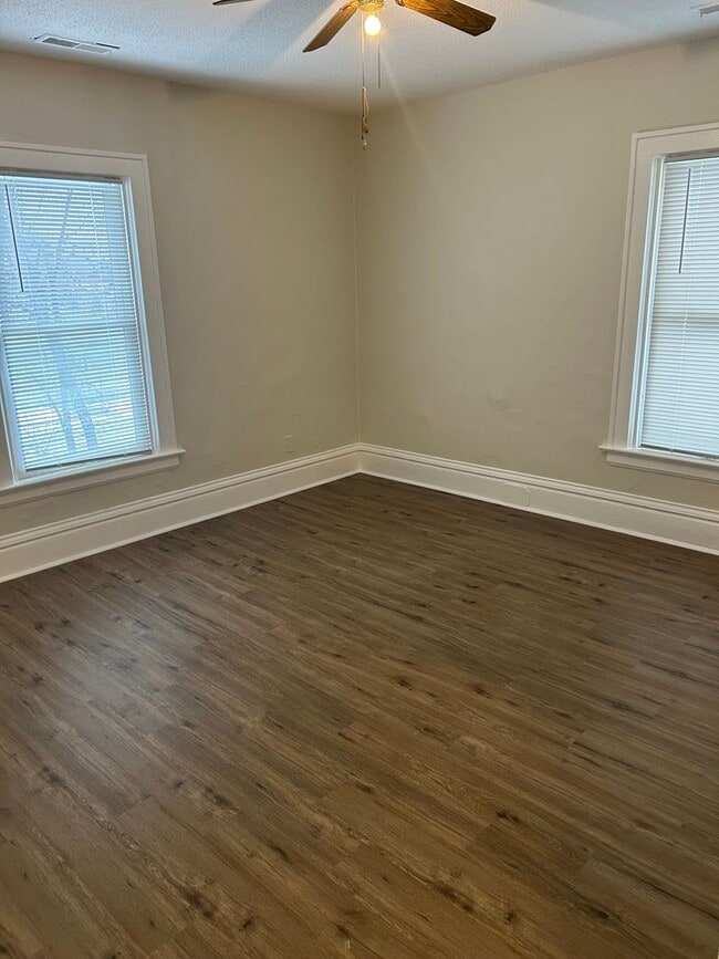 Foto del edificio - 511 N Penn Ave