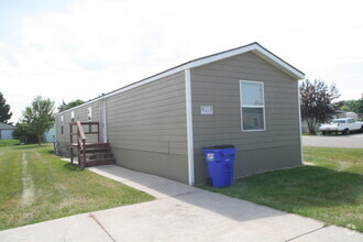Building Photo - 318 White Oak Dr