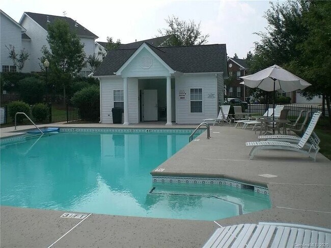 Building Photo - 14438 Adair Manor Ct