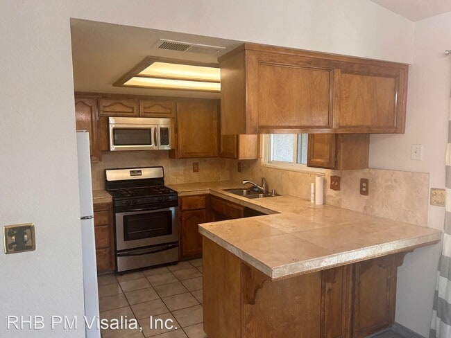 Building Photo - 4 br, 2 bath House - 1333 Levich St