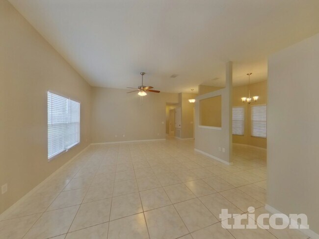 Foto del edificio - 831 Monroe Harbor Pl