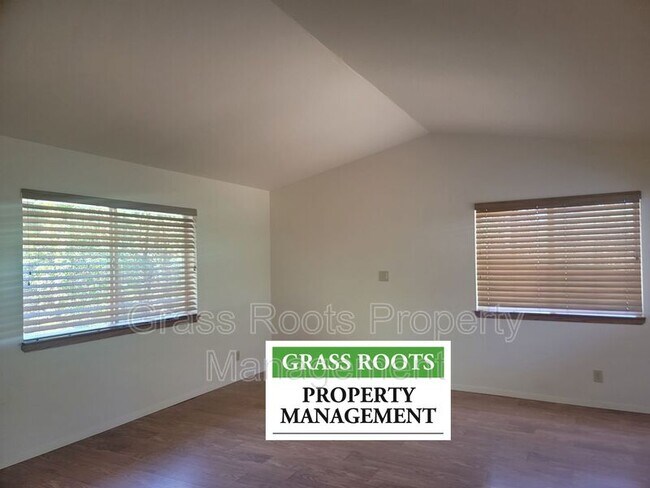 Foto del edificio - 18681 Oak Tree Rd