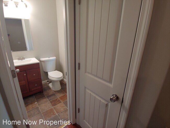 Building Photo - 2 br, 2.5 bath House - 4960 West Street
