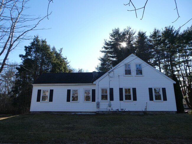 Building Photo - 396 Pearl St