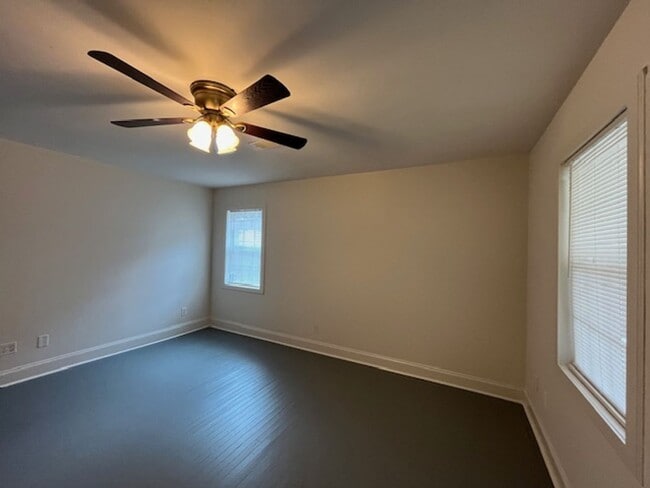 Building Photo - Renovated 3 Bedroom 2 Bath Home for Rent!!