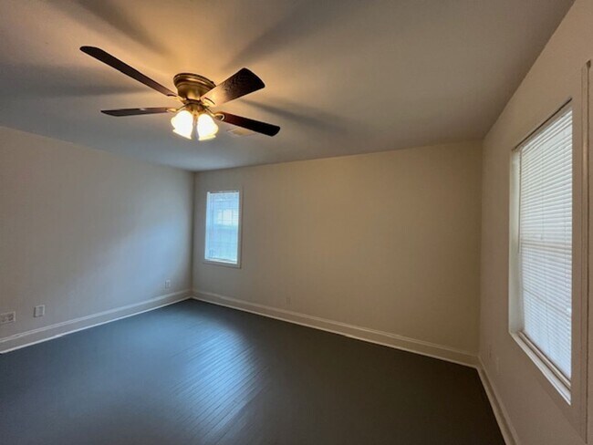 Foto del edificio - Renovated 3 Bedroom 2 Bath Home for Rent!!