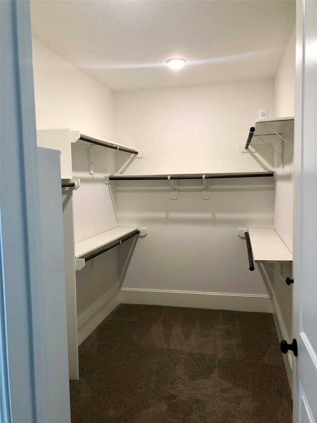 Building Photo - 520 Pedernales St