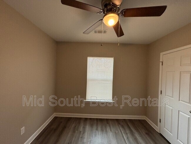 Foto del edificio - 1422 S Cedar St