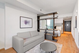 Building Photo - 398 NE 5th St