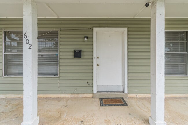 Building Photo - 602 Catalina Ave