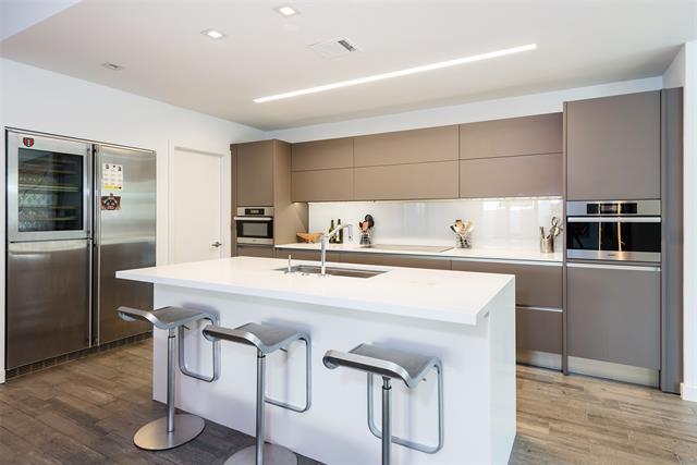 Foto del edificio - 3532 N Versailles Ave