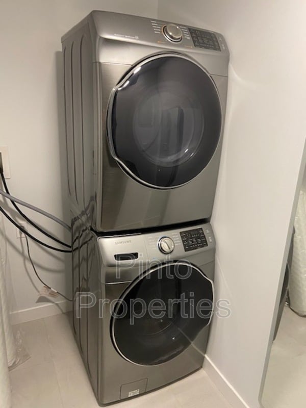 Building Photo - 10749-10786 86 Ave NW