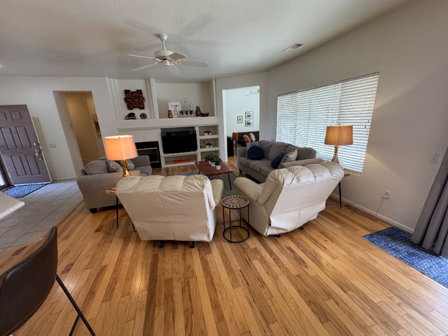 Building Photo - 18261 N Summerbreeze Way