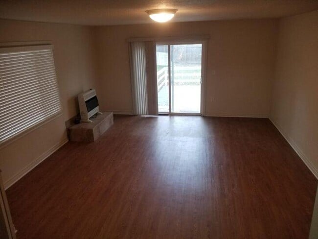 Building Photo - 3 bedroom in Billings MT 59101