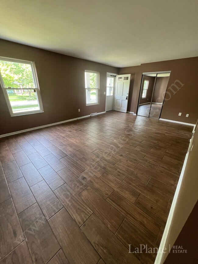 Foto del edificio - 745 Gribbin Ln.