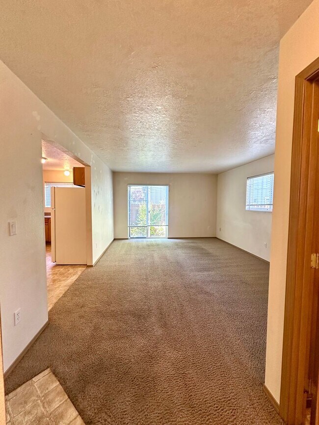Building Photo - d21028