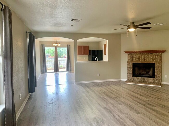 Building Photo - 112 Alexis Way