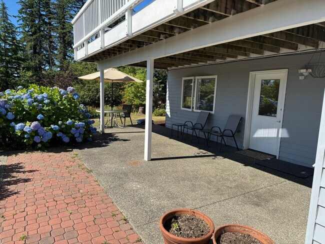 Foto del edificio - Fully Furnished ALL UTILITIES INCLUDED