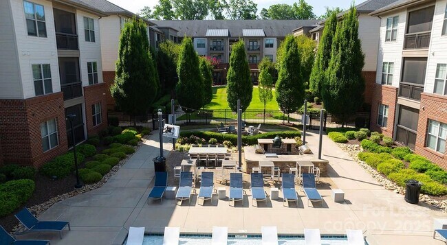 Foto del edificio - 10624 Parrish St