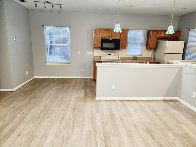 Building Photo - 1014 Persimmon St