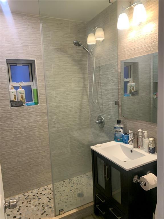 Building Photo - 86 Ave. S