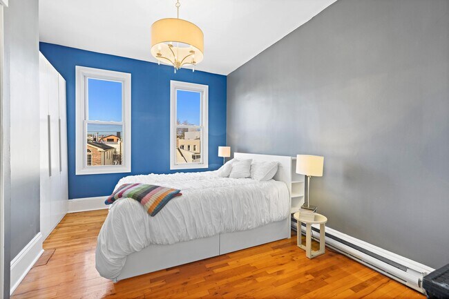 Foto del edificio - 244 Webster Ave
