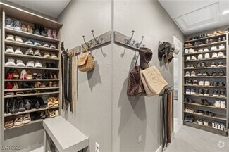 Building Photo - 2240 Boutique Ave