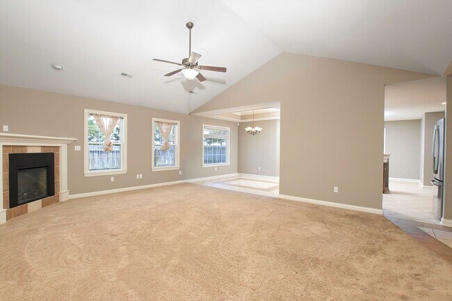 Foto del edificio - Charming 3 Bedroom/2 Bath in Mill Creek Manor with Spacious Garage