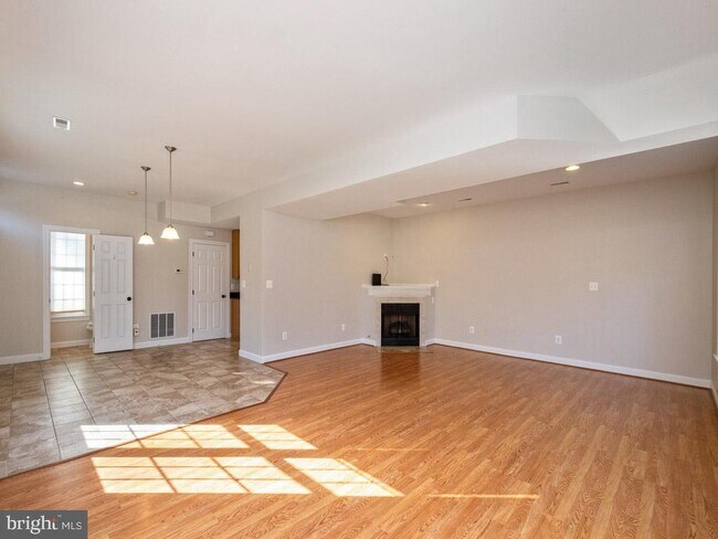 Foto del edificio - 10903 Maple St