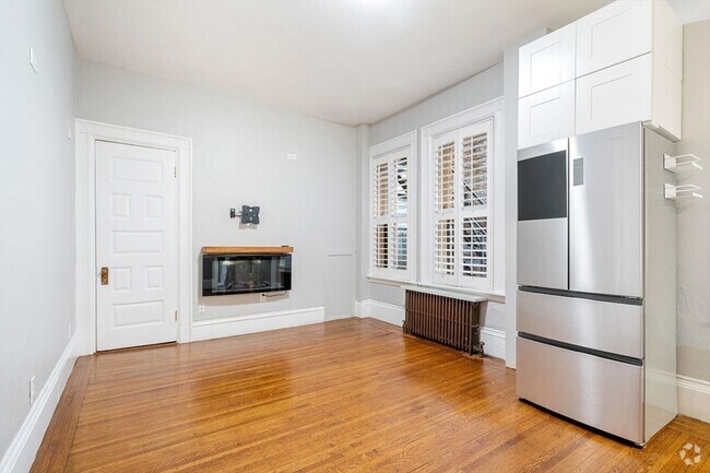 Building Photo - 261 Beacon St