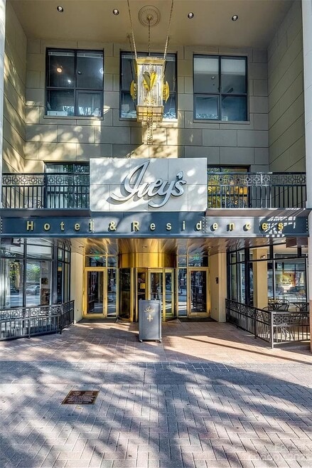 Building Photo - 127 N Tryon St