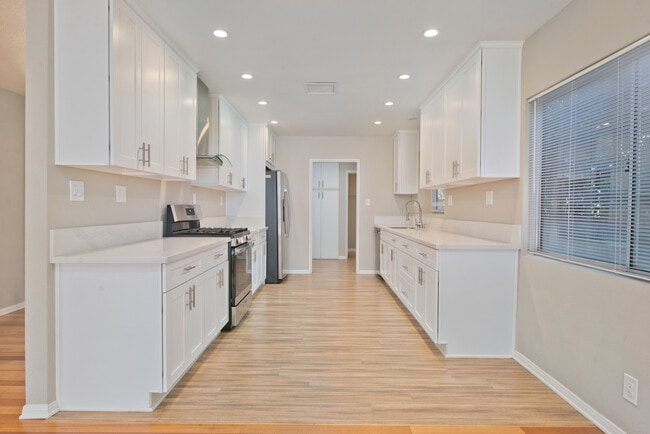 Building Photo - 5028 Rubio Ave