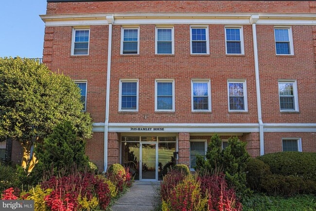 Building Photo - 3535 Chevy Chase Lake Dr