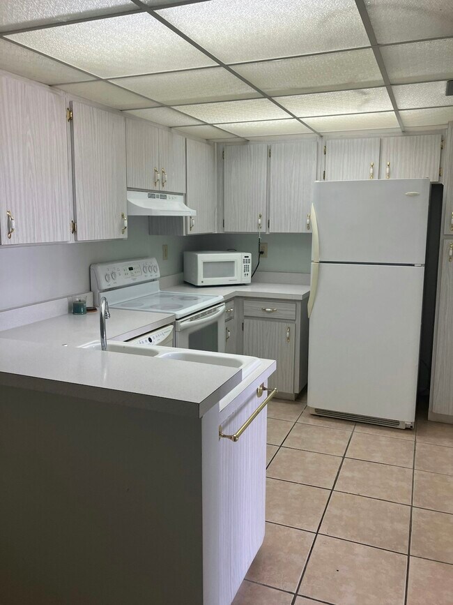 Foto del edificio - 21405 Olean Blvd