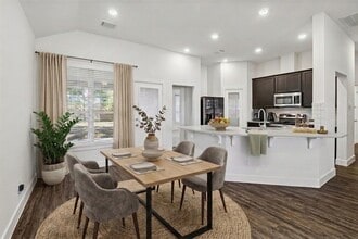 Building Photo - 260 Shoreview Dr